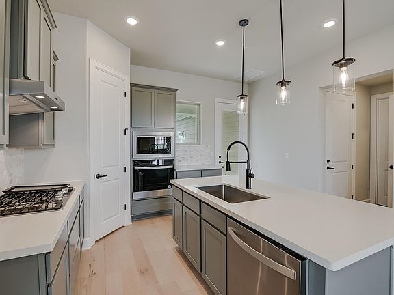 4th image of 9605 Hamadryas Dr