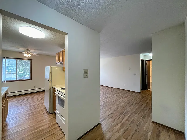 1503 8th St SE #201 — Photo 7