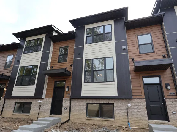 1024 Pine Tree Ln, Troy, MI 48085