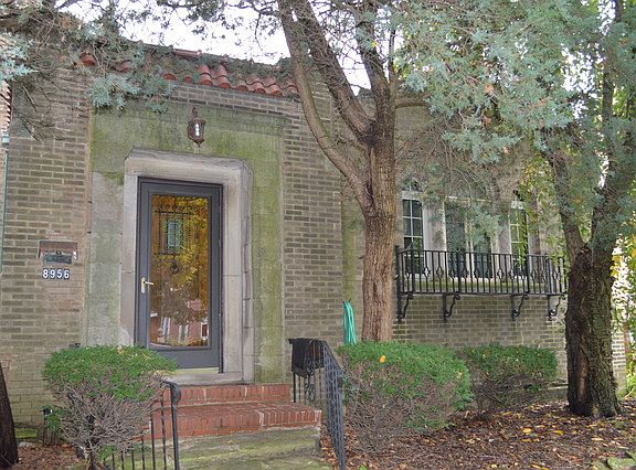 4th image of 8956 S Oakley Ave