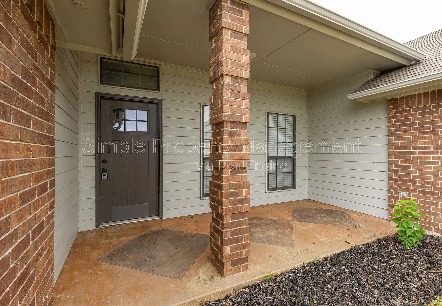 3 bed, 2.0 bath, 2082 sqft, $1,950 — Photo 2