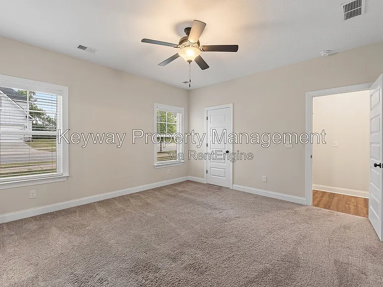 904 Sandpiper Xing — Photo 12