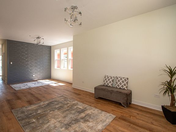 4th image of 1154 S Elmwood Ave