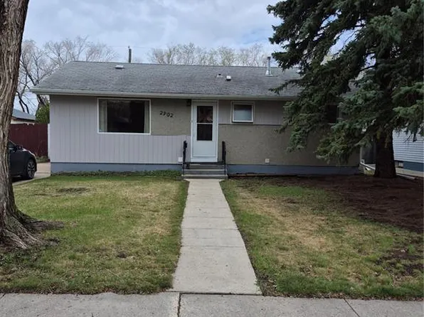 2902 21st STREET W, Saskatoon, SK S7M 0W5