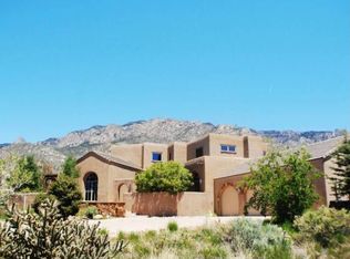 572 Black Bear Rd NE, Albuquerque, NM 87122