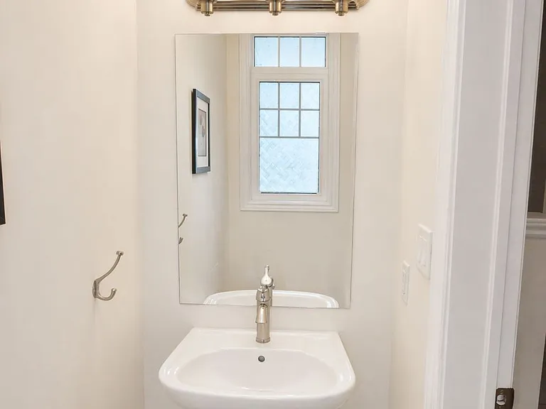 2135 Speare Ct — Photo 5