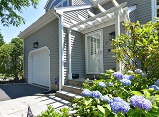 7 Pinewood Cir, White Plains, NY 10603