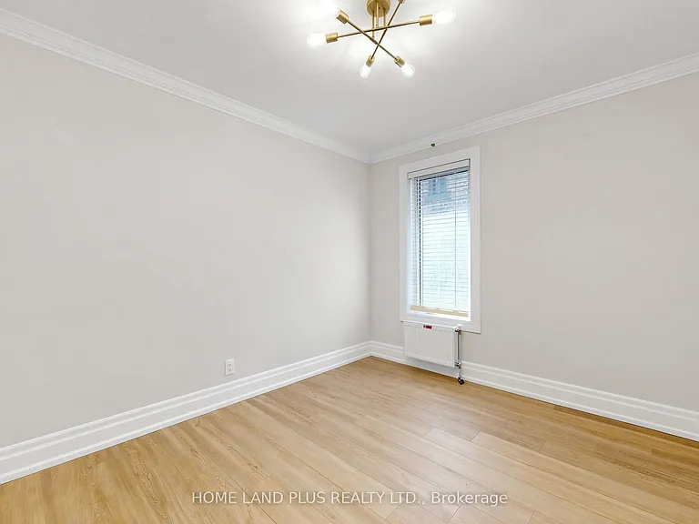 919 Avenue Rd #3 — Photo 20