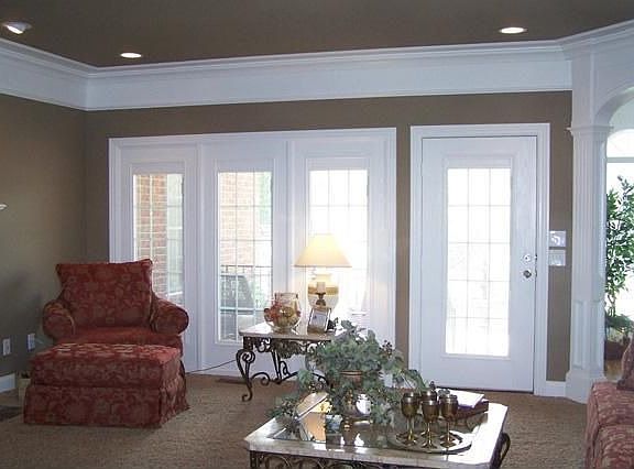 3rd image of 4404 Thoroughbred Ln