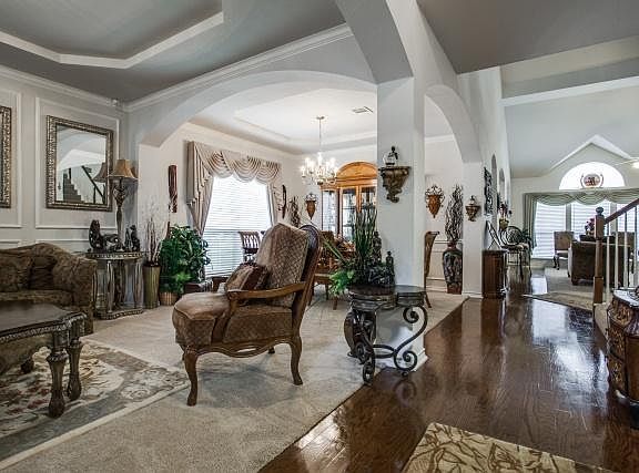 5th image of 1204 Fairfax Dr