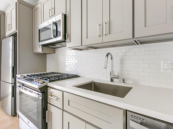 3rd image of 213 N Benton Way