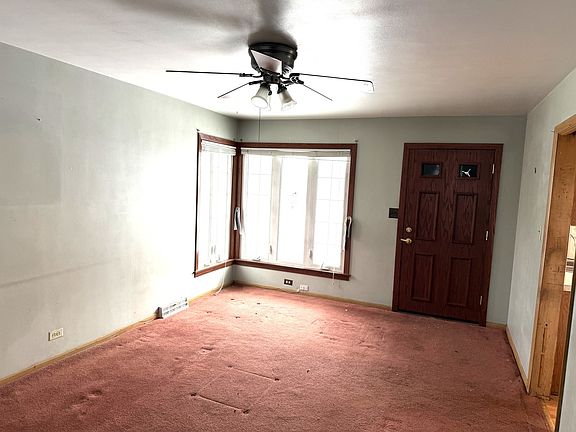 5th image of 4511 Rose St