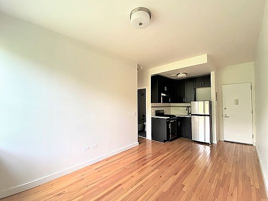 2nd image of 159 W 85th St APT 5D