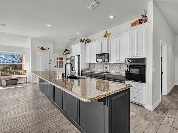 5th image of 2500 County Road 332