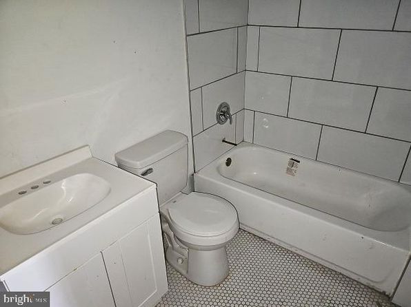 philadelphia-pennsylvania-165126772 picture