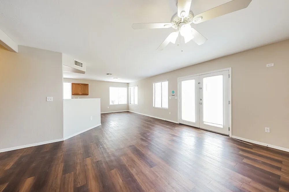 4 bed, 3.0 bath, 2178 sqft, $2,560 — Photo 4