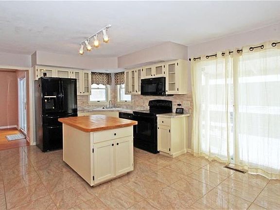 4th image of 5846 Langmere St