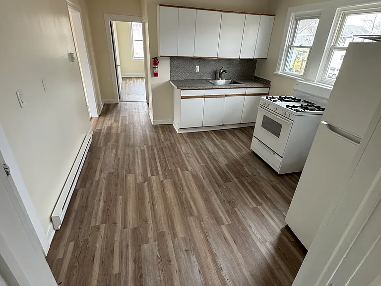 79 High St #B5 — Photo 2