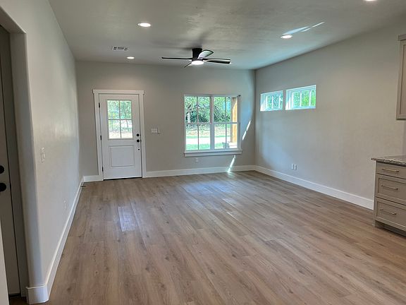 Open living/dining area (this photo is from neighboring unit 10465)