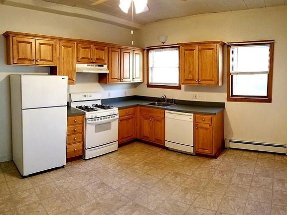 4th image of 61 Garfield St #Th