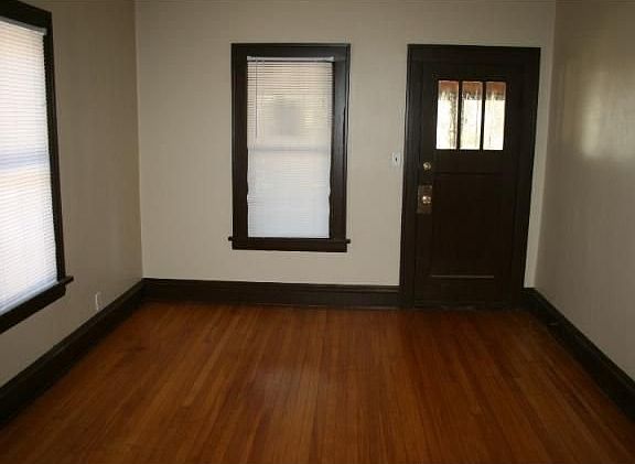 4th image of 1892 Hawthorne Ave E