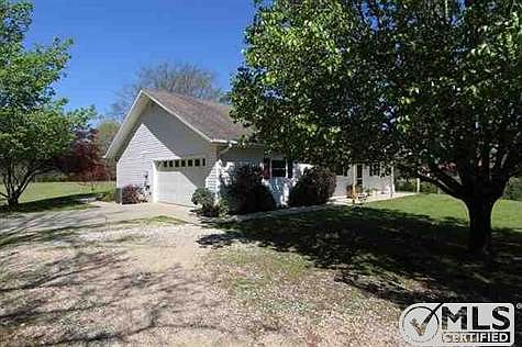 3rd image of 170 Casagrande Ln