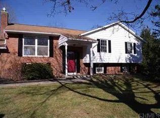 10 Marjorie Dr, Saratoga Springs, NY 12866