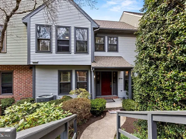 573 Lovell Ct, Hummelstown, PA 17036