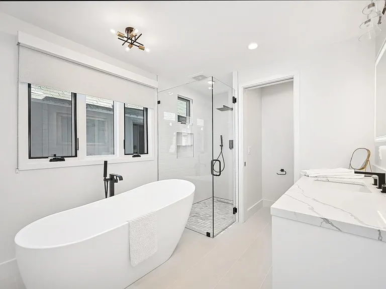 413 E Edgewater Ave — Photo 32