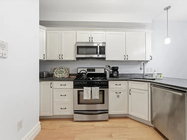 610 Madison St #1 — Photo 9