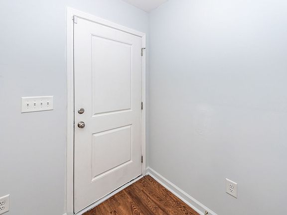 3rd image of 211 White St #B