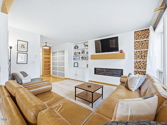 3rd image of 264 Eagle Dr #201