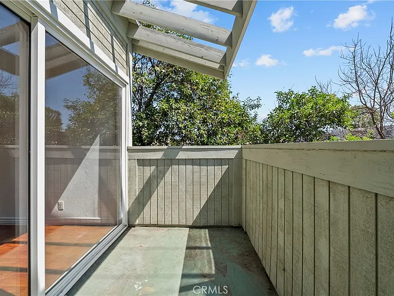 22117 Burbank Blvd #5 — Photo 24
