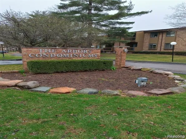 27333 Arborway Rd Unit 35, Southfield, MI 48033