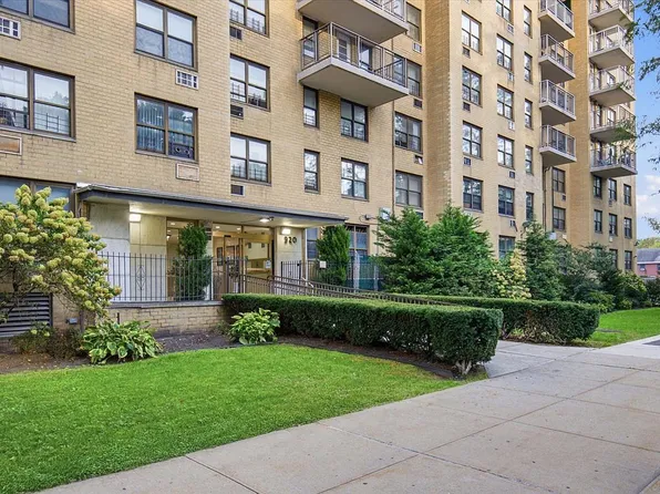 920 Metcalf Ave APT 19A, Bronx, NY 10473