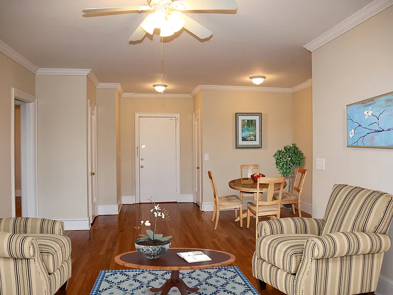 Les Gertrude Apartments — Photo 6