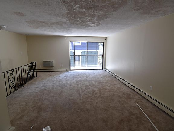4th image of 24 Highland Ave APT 6
