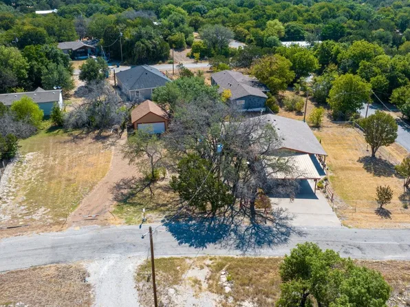 2519 Elk Trl, Granbury, TX 76048