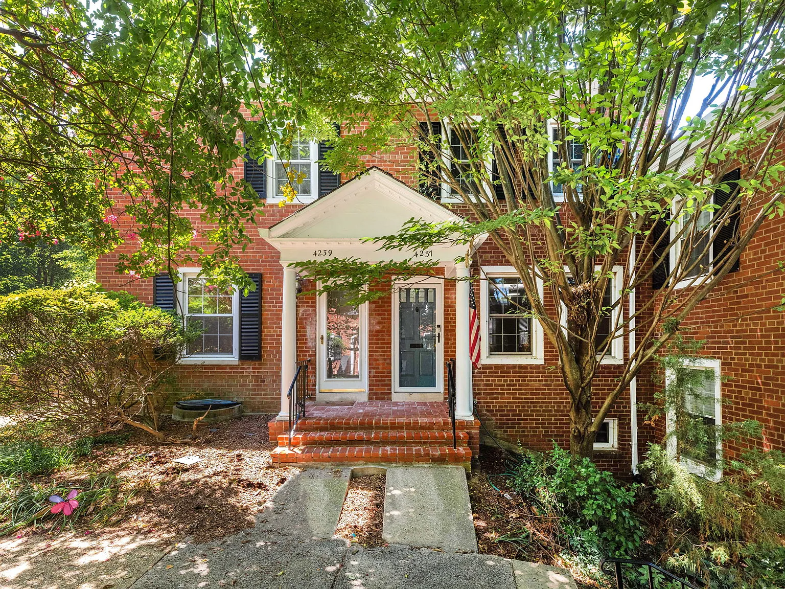3 bed, 1000 sqft, $3,400 — Photo 1