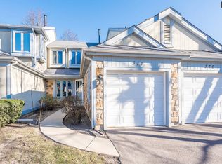 374 Goshawk Ln, Deerfield, IL 60015