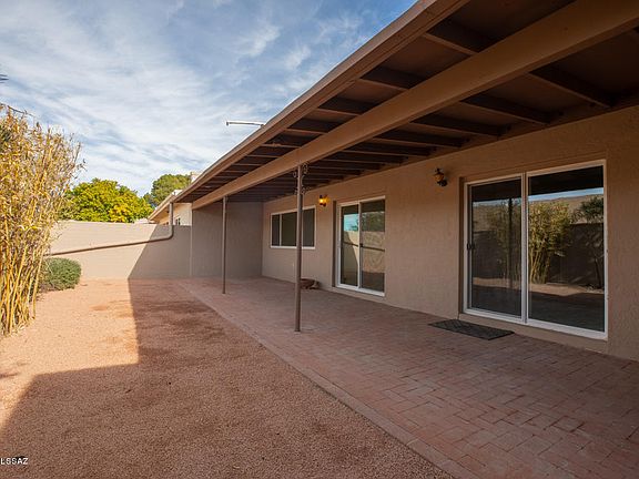 3rd image of 2727 N Camino Valle Verde