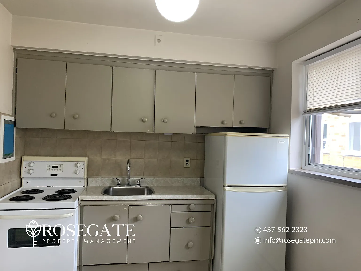 1286 Fennell Avenue East Hamilton — Photo 2