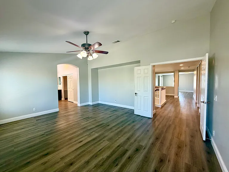 37121 Edgemont Dr — Photo 31