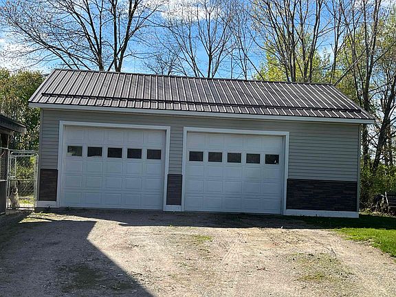 4th image of 1540 Maple Ridge Rd