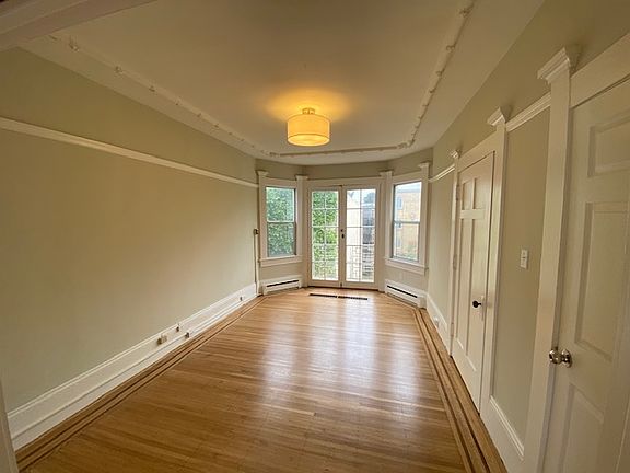 3rd image of 1360 Green St #10