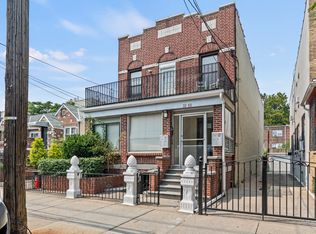 32-60 43rd St #2F, Astoria, NY 11103