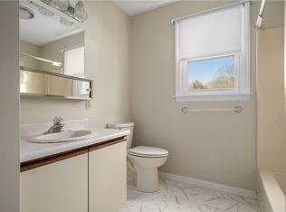 185 Manville Hill Rd APT 504, Cumberland, RI 02864