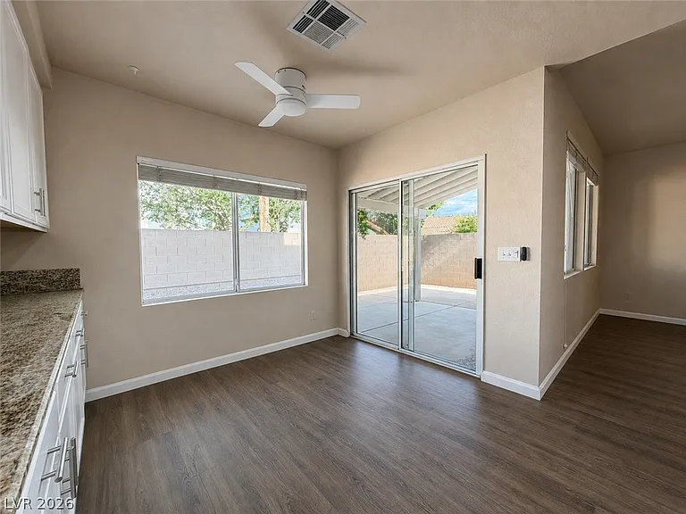 1436 Country Hollow Dr — Photo 8