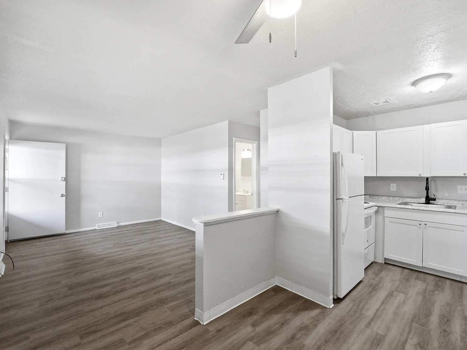 2 bed, $1,195 — Photo 2