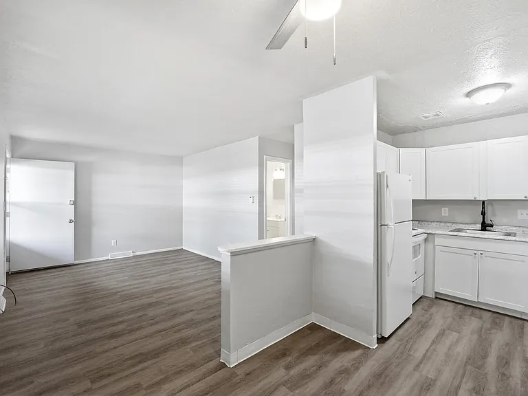 7569 Mentor Ave — Photo 7